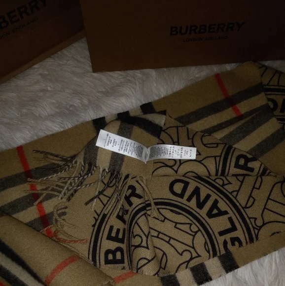 Burberry Reversible Nova Check Scarf